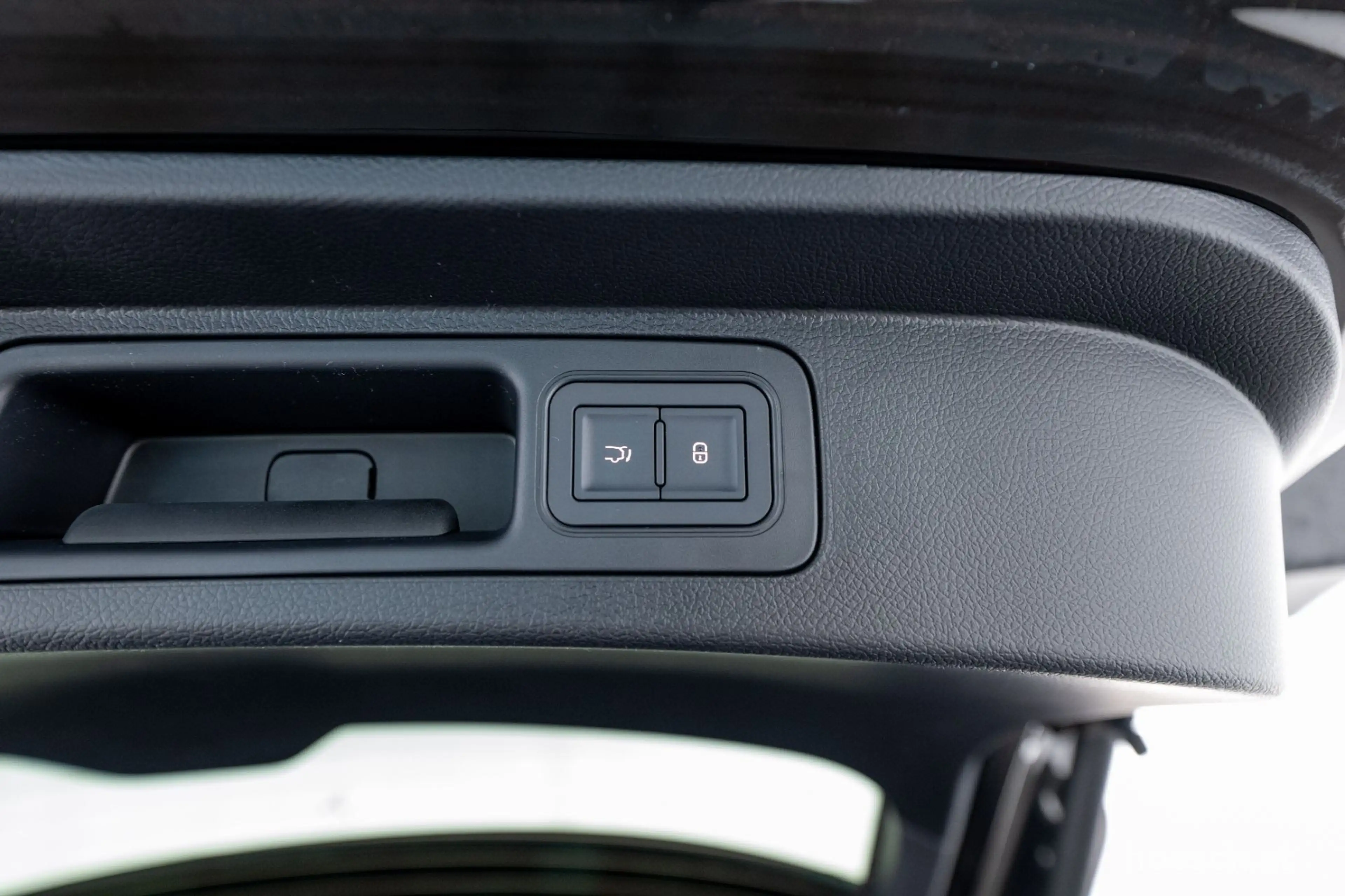 BYD Seal U DM-i DESIGN 4x4 HEAD-UP PANO LEDER !LAGERND! — photo 9