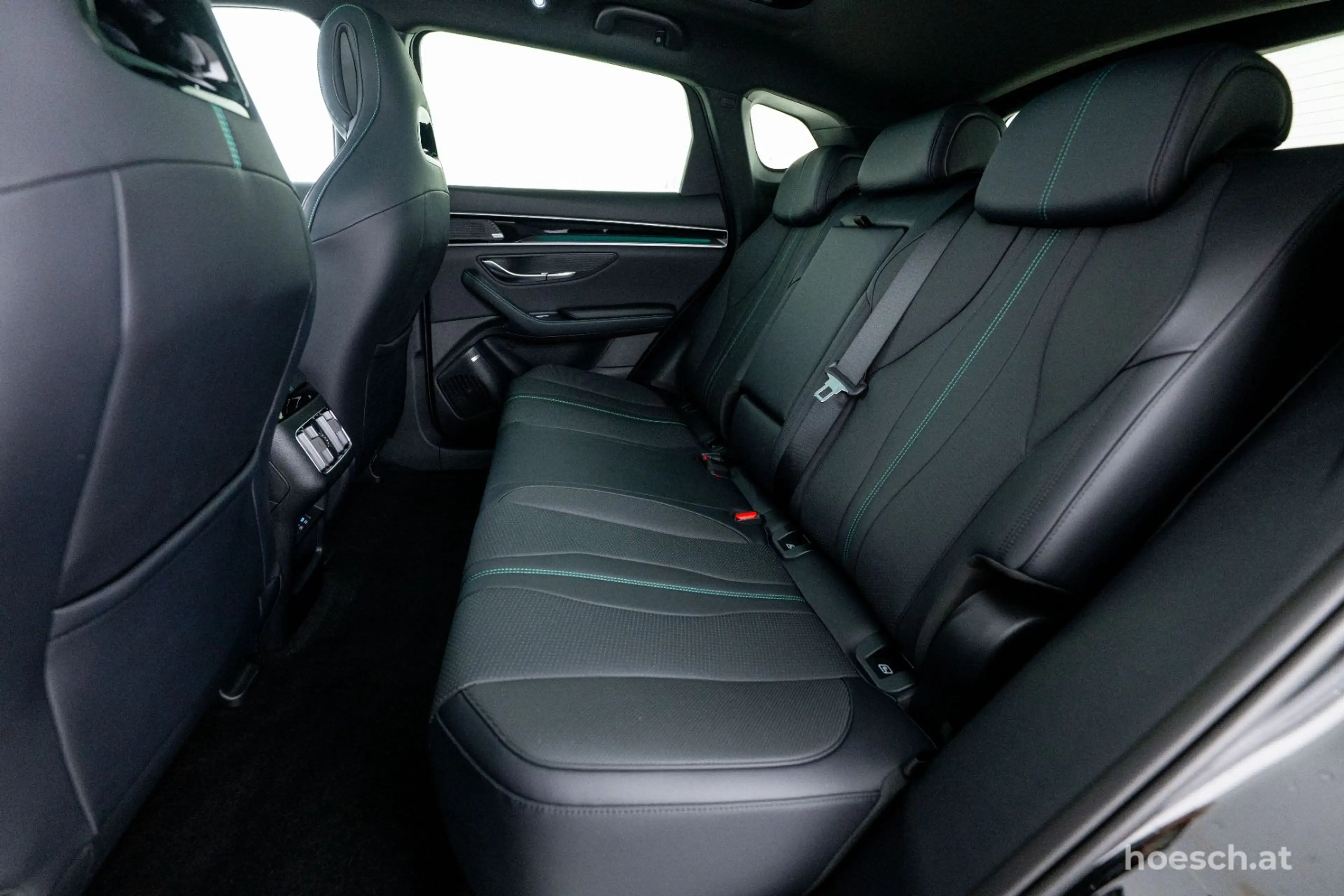 BYD Seal U DM-i DESIGN 4x4 HEAD-UP PANO LEDER !LAGERND! — photo 7