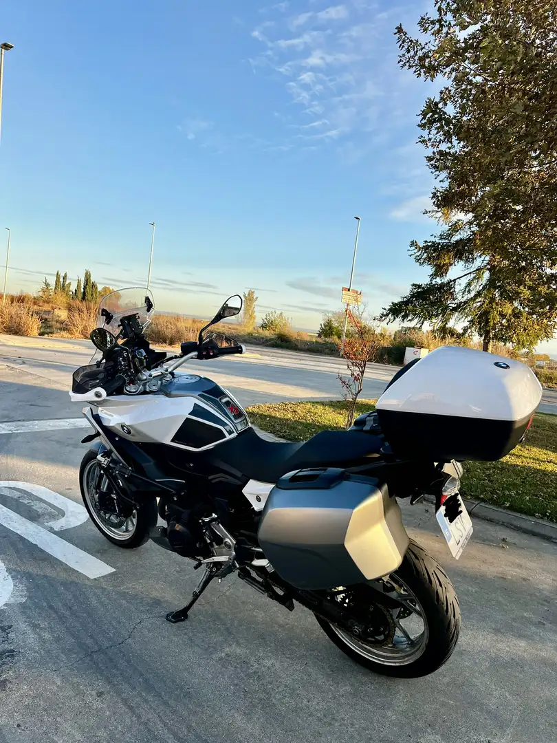 BMW F 900 XR a2 Blanco - 2