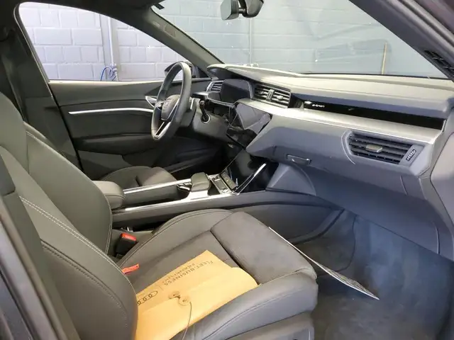 Audi E-Tron view 5
