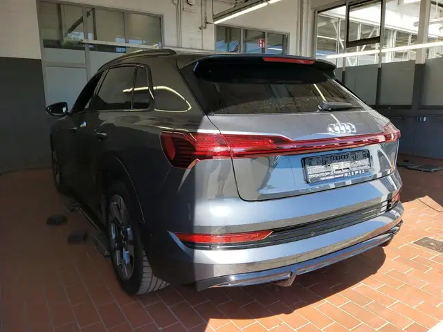 Audi E-Tron view 3