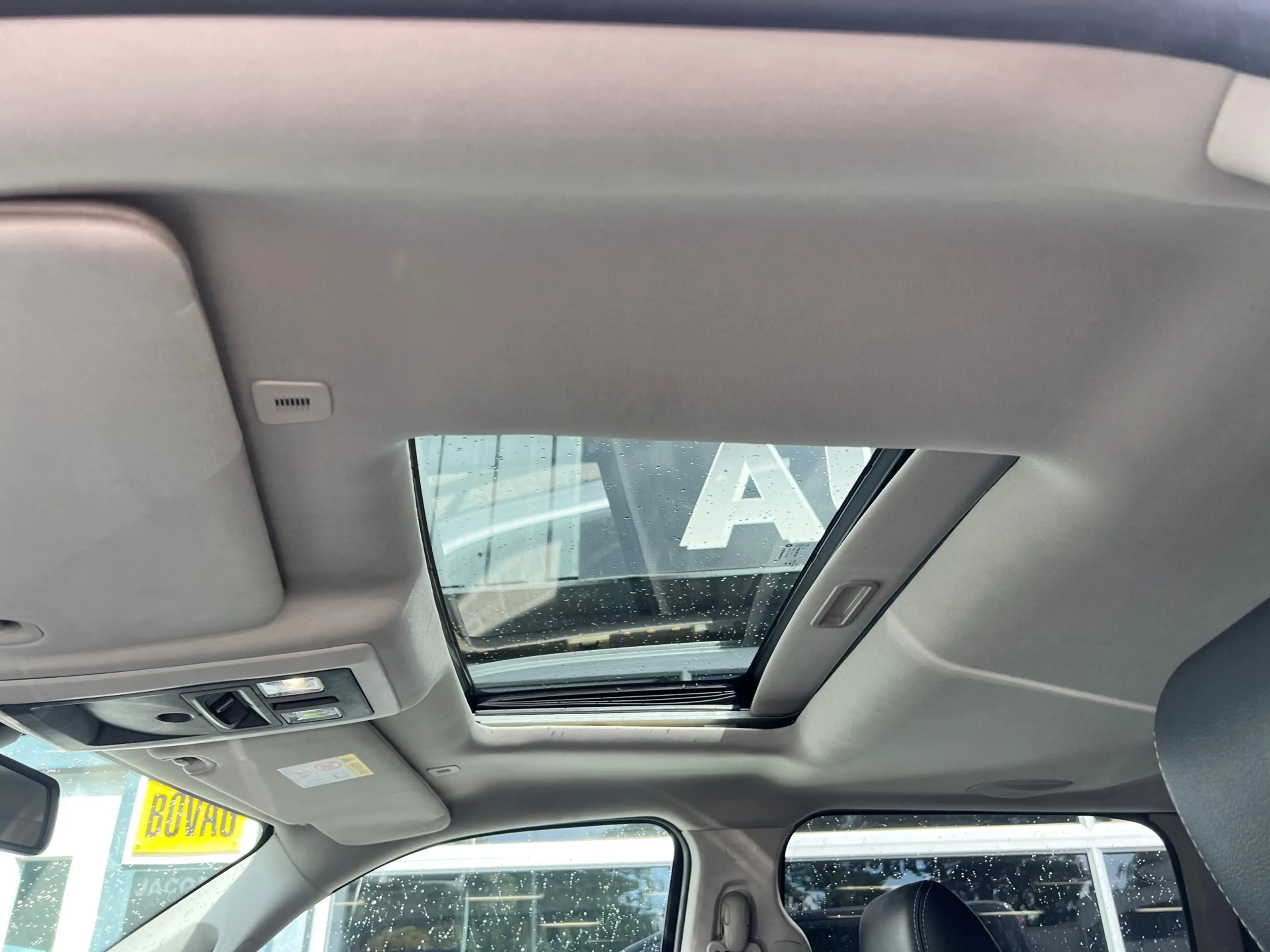 Dodge RAM 1500 5.7 V8 4x4 Crew Cab MARGE — photo 12