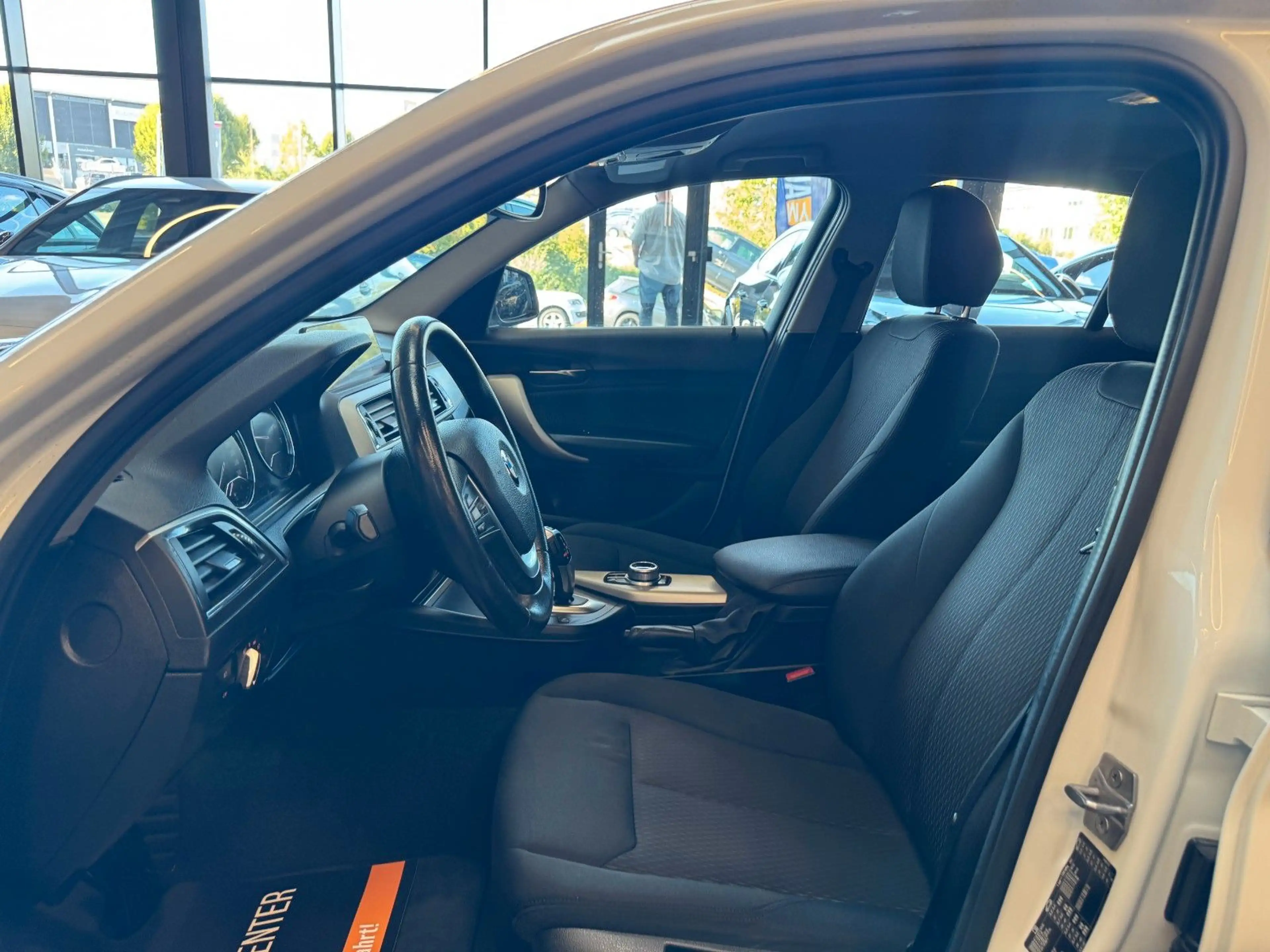 BMW 120 *TEMPO*NAVI*SZHZ*2-ZONEN*PDC*TÜV-3/27* — photo 10