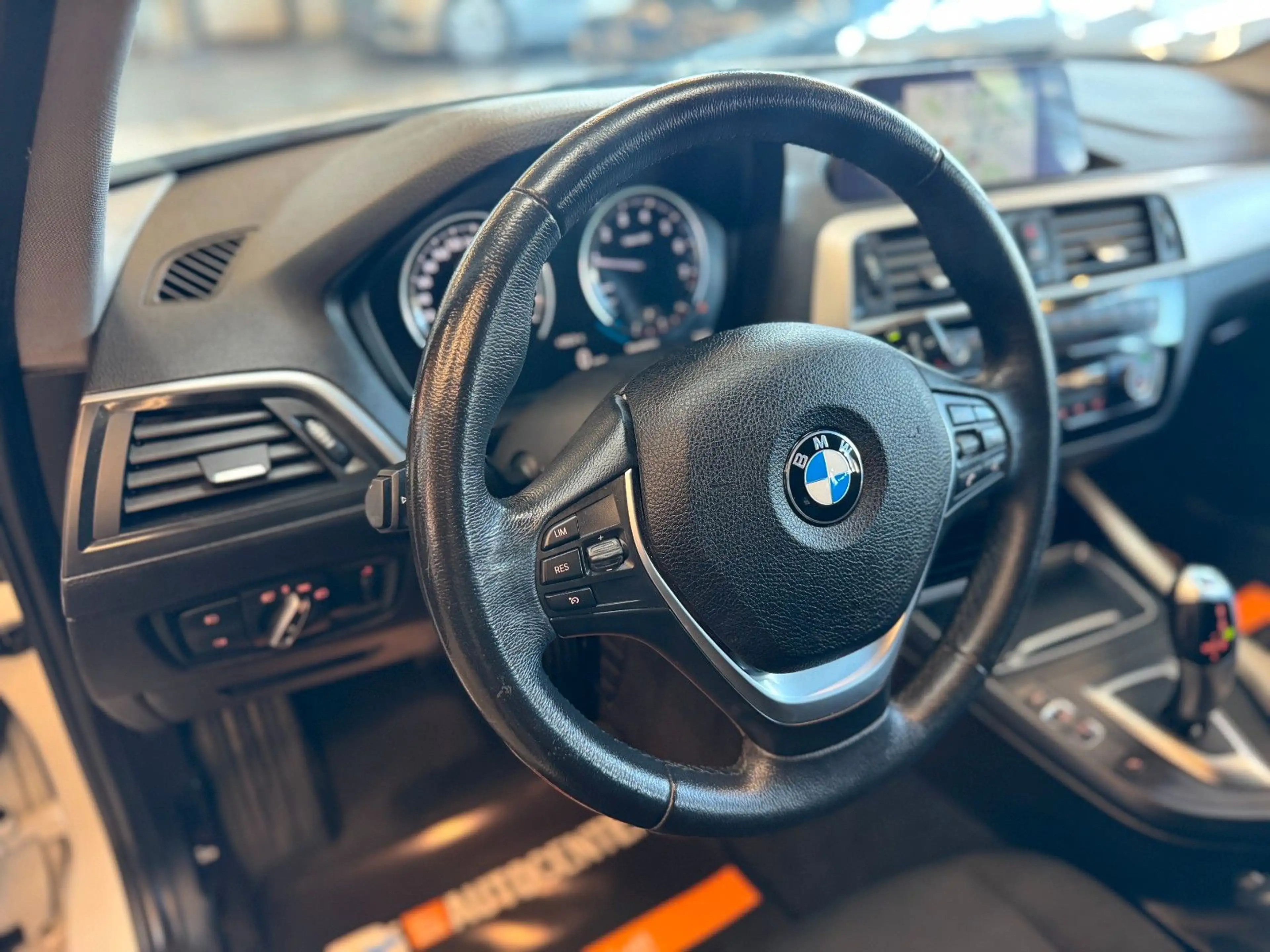 BMW 120 *TEMPO*NAVI*SZHZ*2-ZONEN*PDC*TÜV-3/27* — photo 8