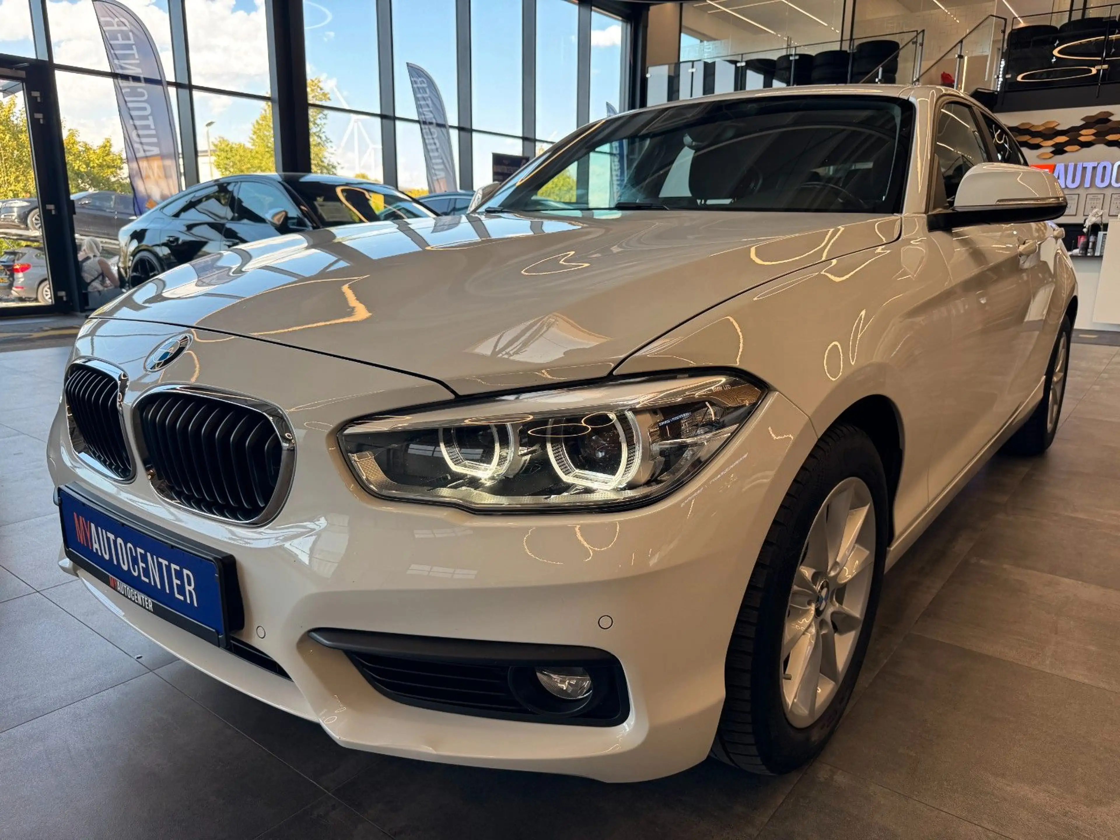 BMW 120 *TEMPO*NAVI*SZHZ*2-ZONEN*PDC*TÜV-3/27* — photo 4