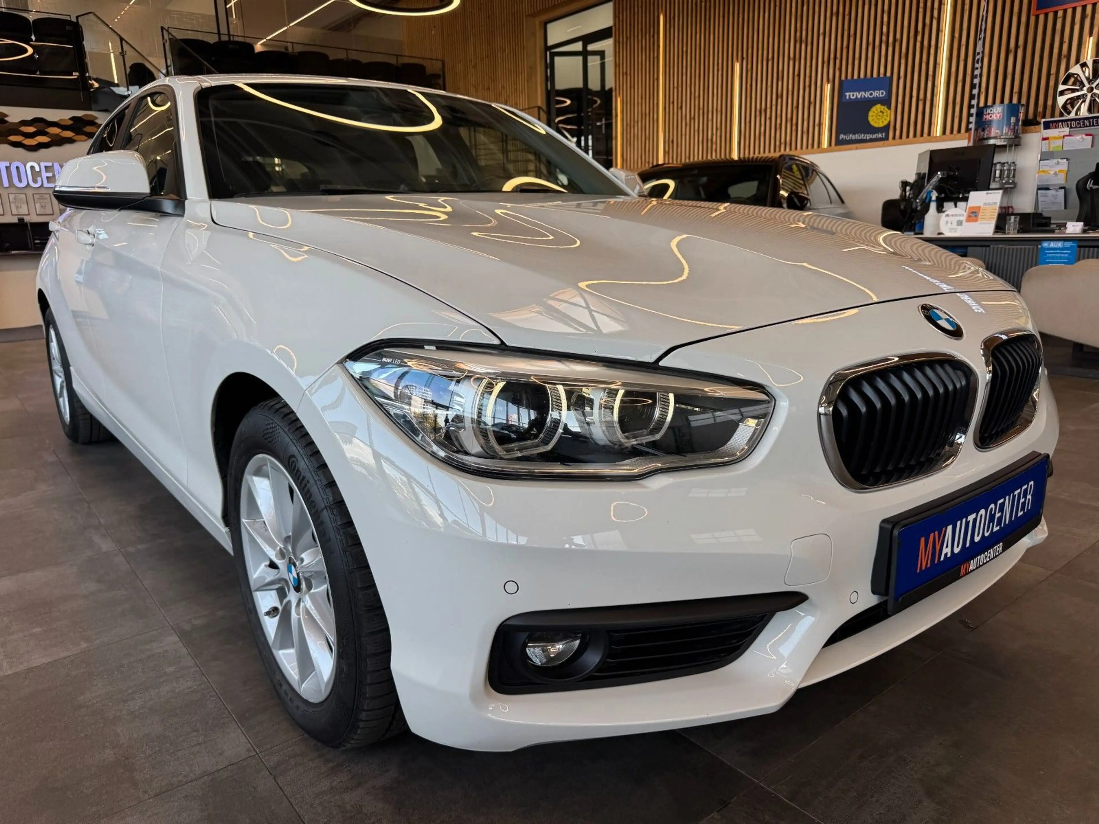 BMW 120 *TEMPO*NAVI*SZHZ*2-ZONEN*PDC*TÜV-3/27* — photo 3