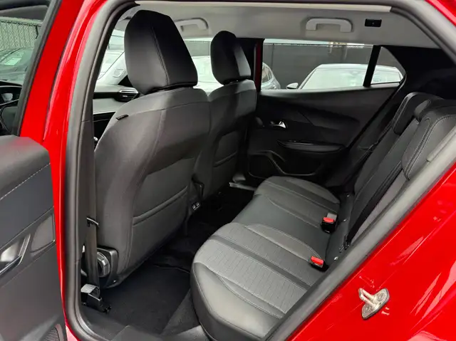 Peugeot 2008 view 14