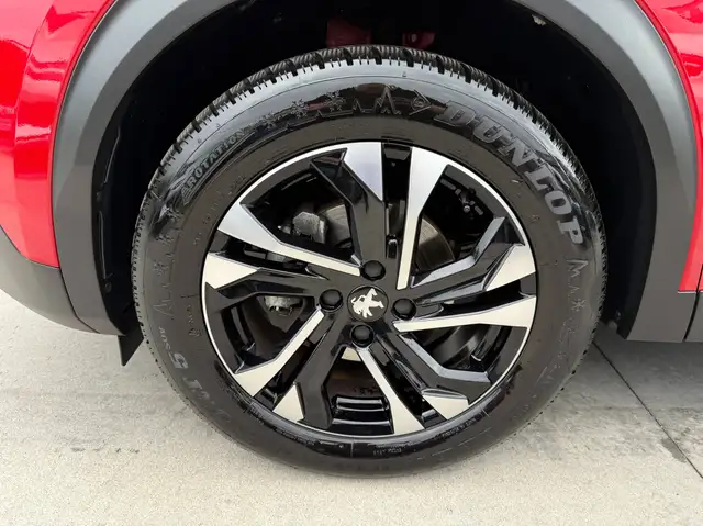 Peugeot 2008 view 11