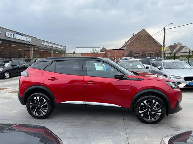 Peugeot 2008 view 4