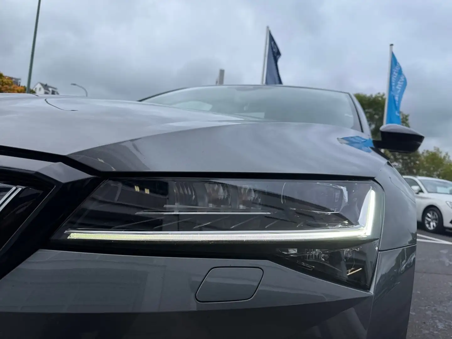 Skoda Superb Combi 1,4 Sportline iV Automatik AHK Grau - 2