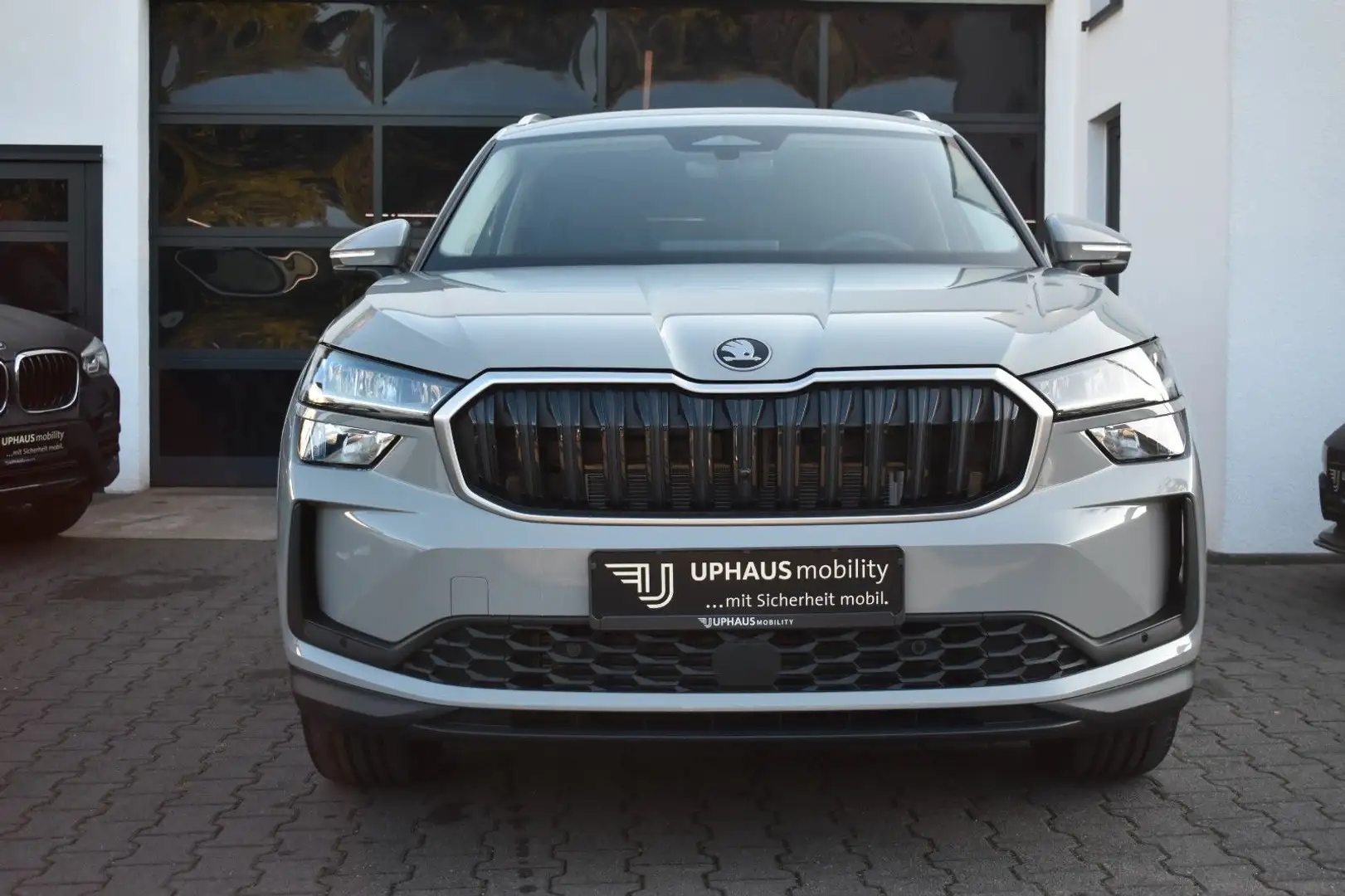 Skoda Kodiaq 1.5 TSI mHEV DSG Selection*7-Sitze*AHKsch Grau - 2