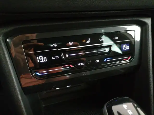 Volkswagen Tiguan view 14