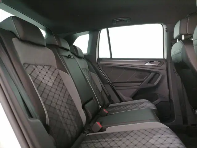 Volkswagen Tiguan view 8