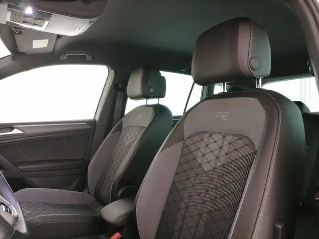 Volkswagen Tiguan view 12