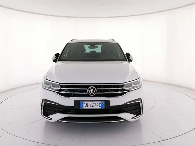 Volkswagen Tiguan view 5
