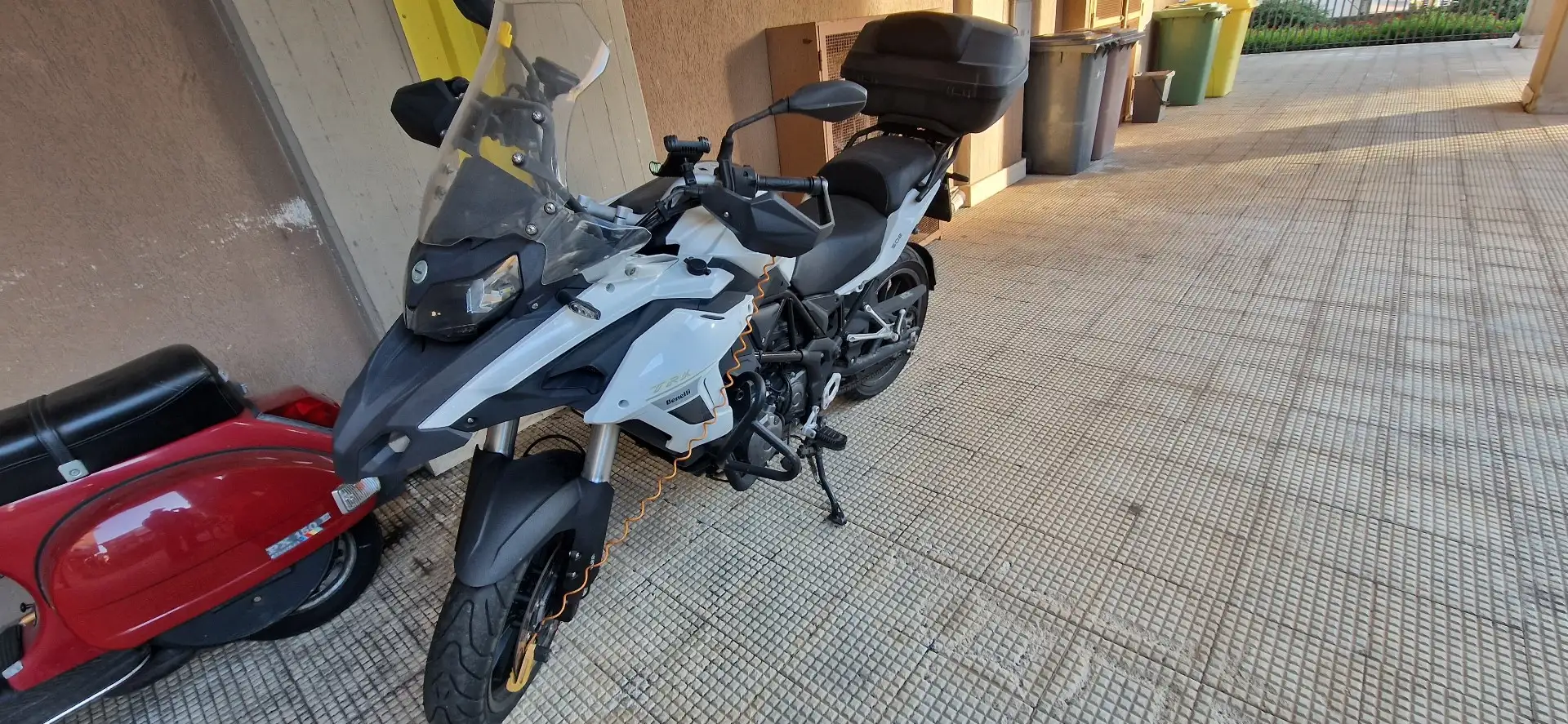 Benelli TRK 502 stradale Bianco - 2