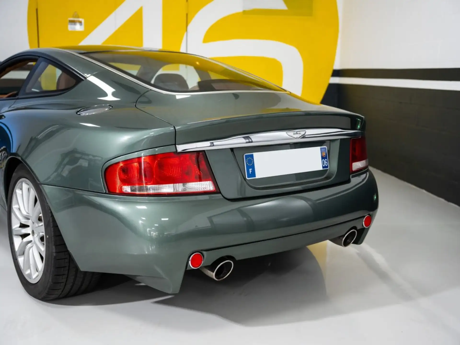 애스턴마틴 뱅퀴시 Coupe 2002 건메탈 사진 5