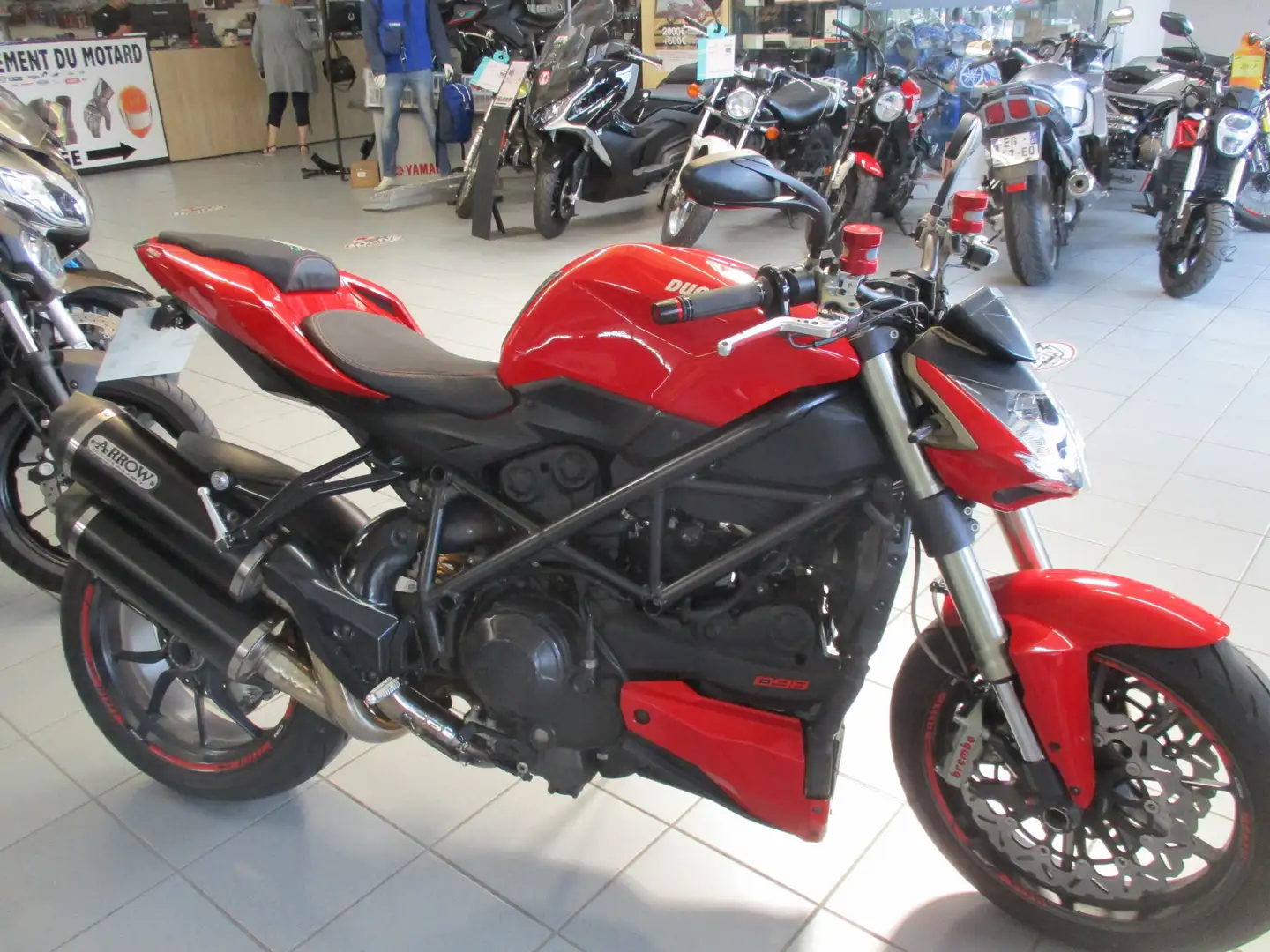 Ducati Streetfighter Piros - 1