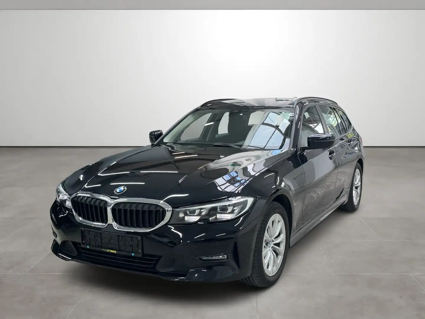 BMW 318 318d Tour Aut. | LED | Navi Prof| Sitzheizung |PDC Schwarz - 1