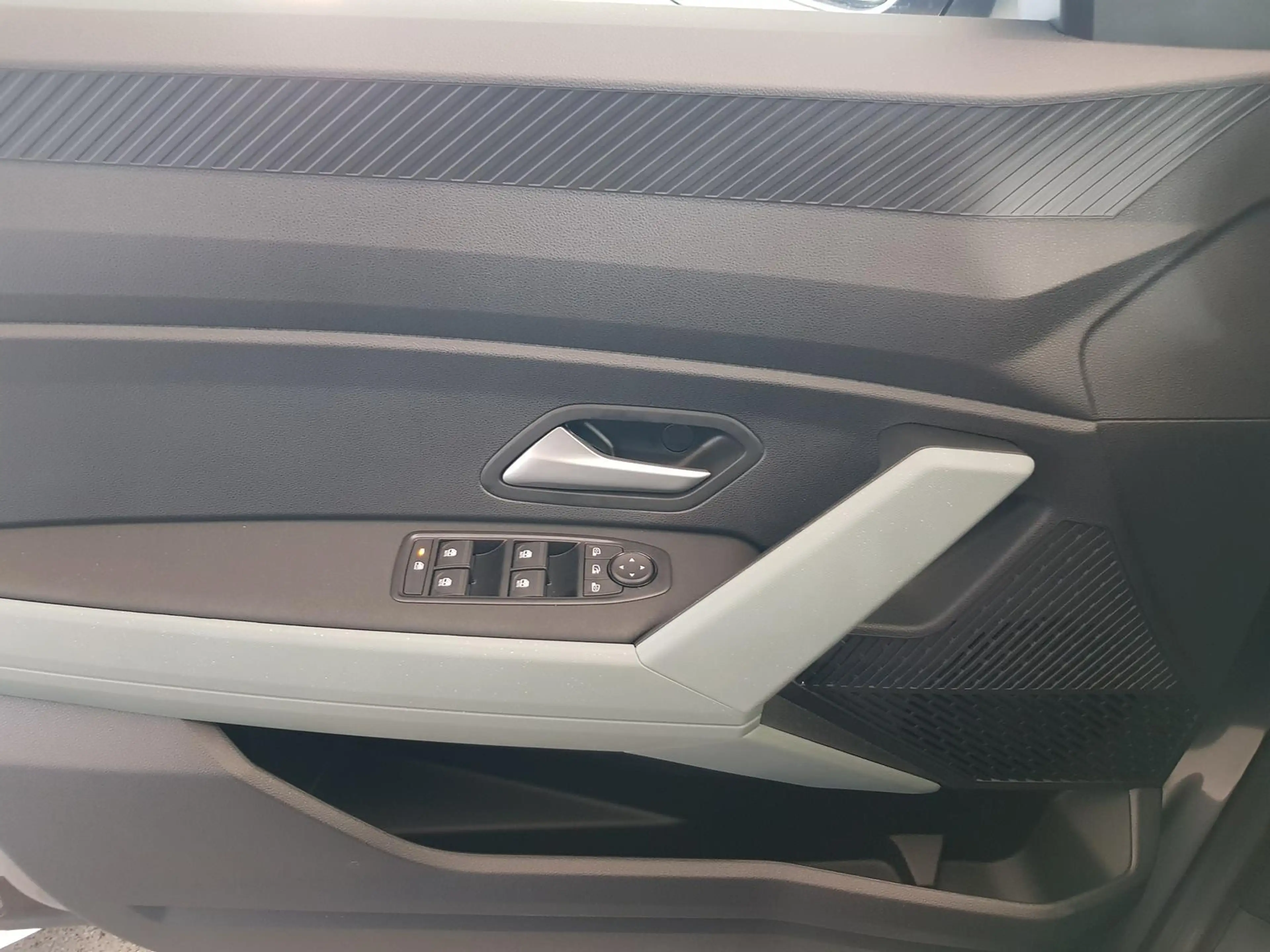 Dacia Duster Hybrid-G 150 4X4 Autom. EXTR. Navi Kamera — photo 5