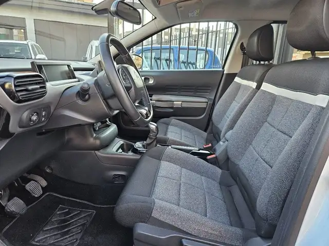 Citroen C4 Cactus view 8