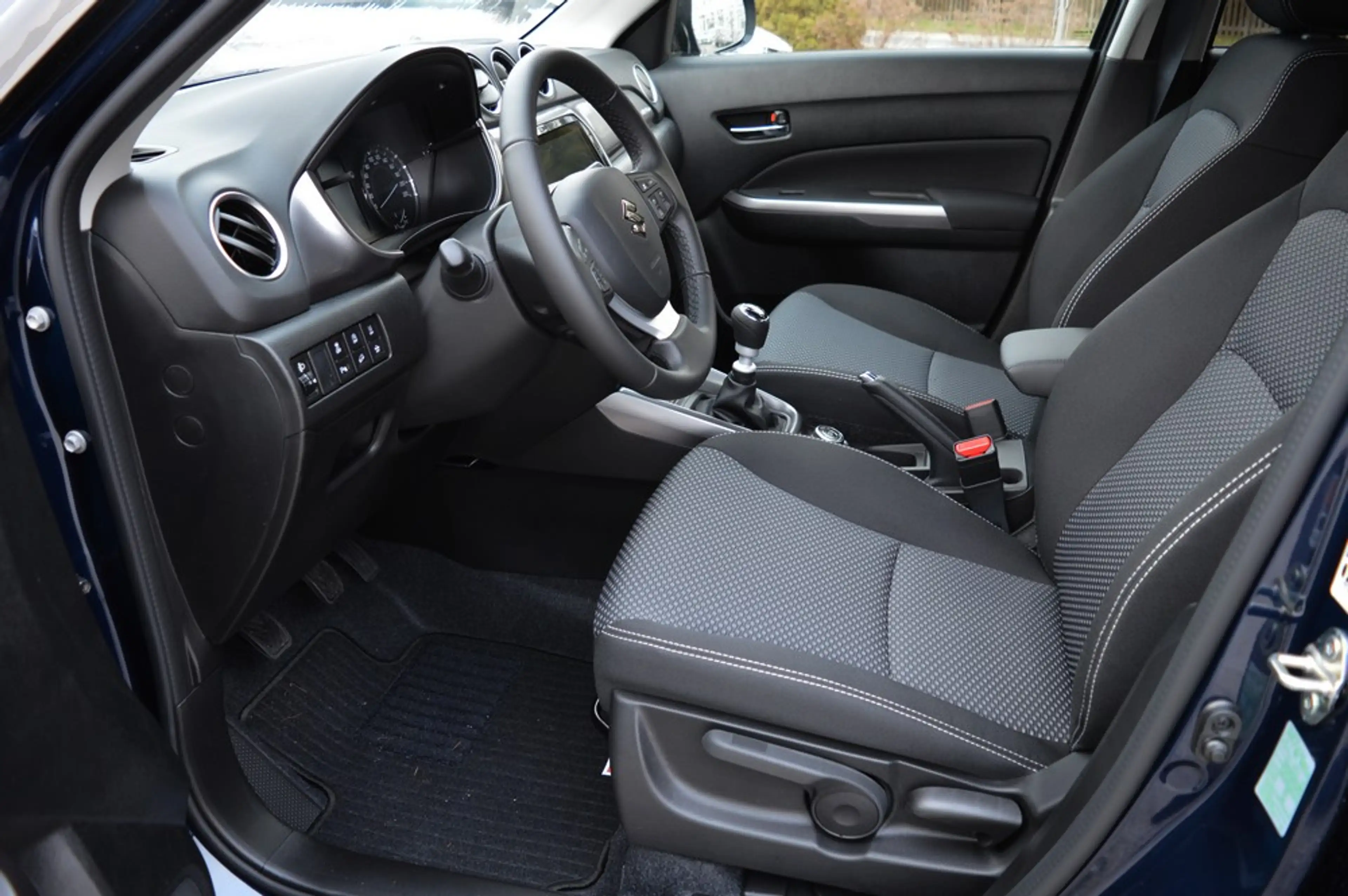 Suzuki Vitara 1.4 Hybrid Allgrip Comfort *ACC+LED+CAM* — photo 11