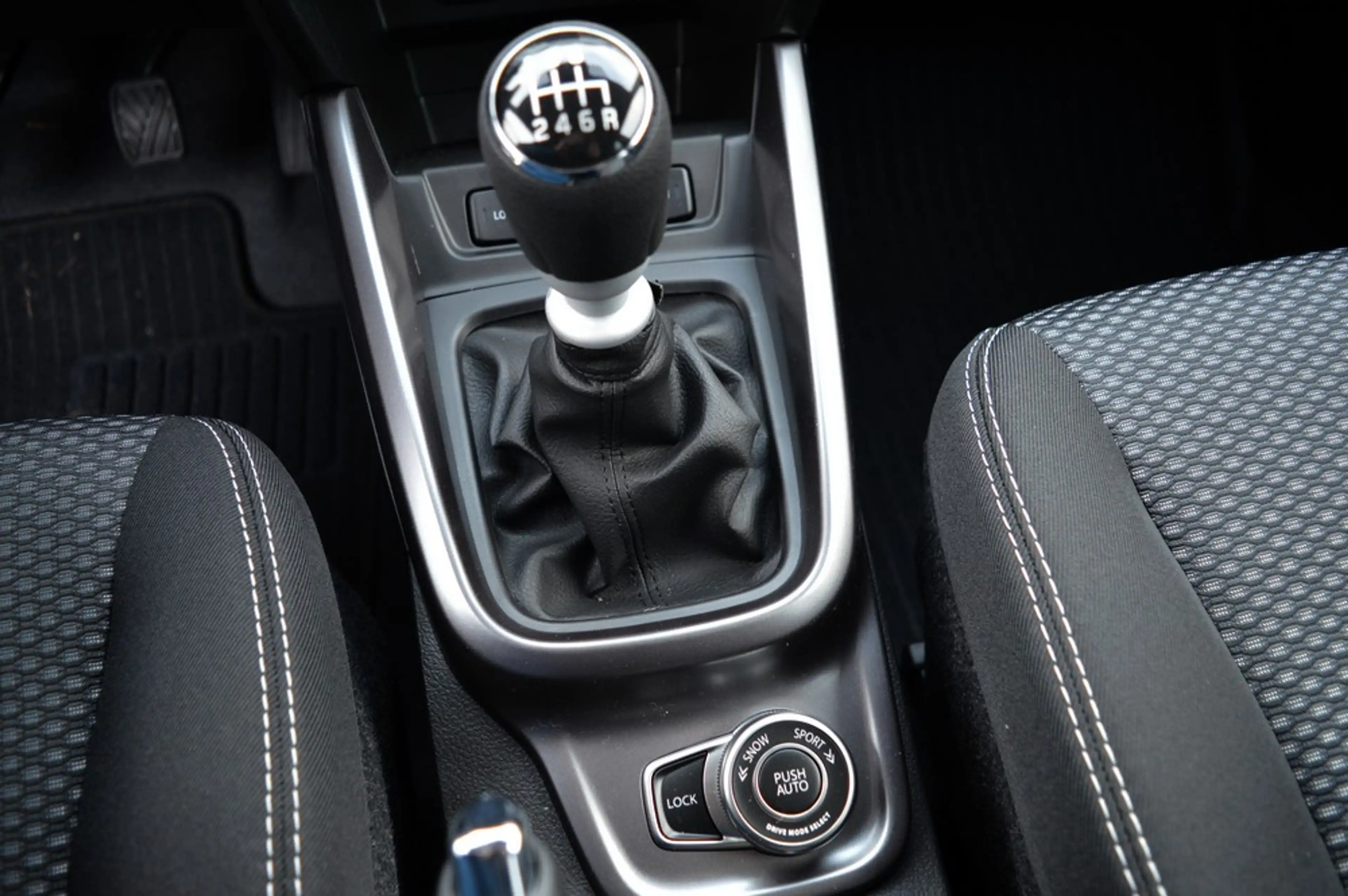 Suzuki Vitara 1.4 Hybrid Allgrip Comfort *ACC+LED+CAM* — photo 15