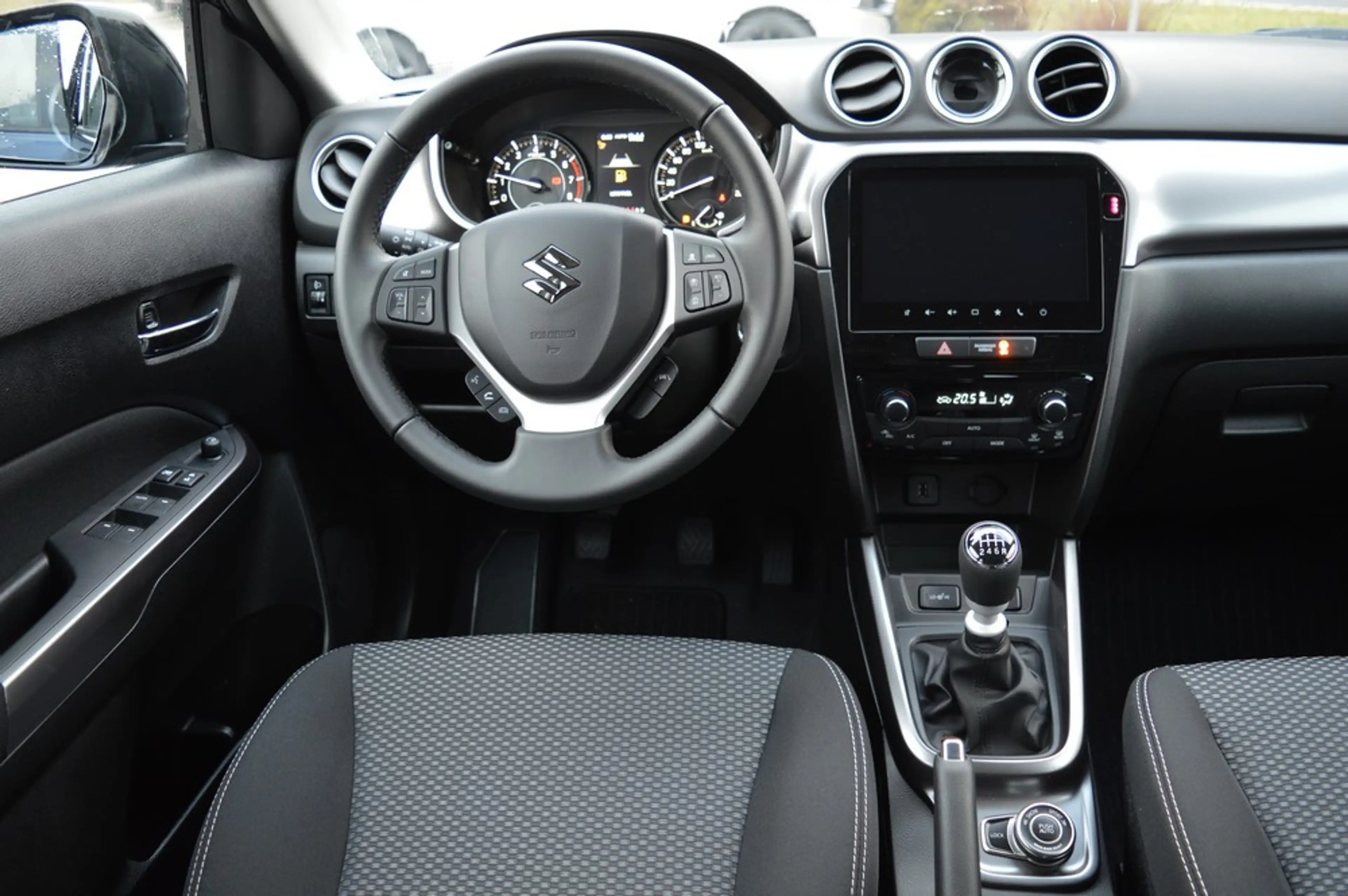 Suzuki Vitara 1.4 Hybrid Allgrip Comfort *ACC+LED+CAM* — photo 13