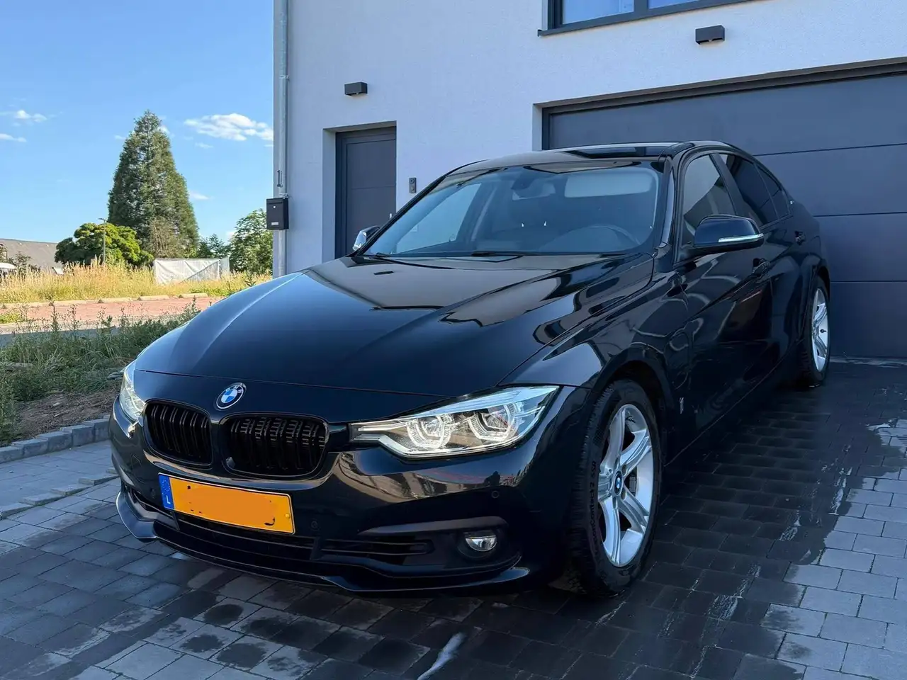 BMW 330
