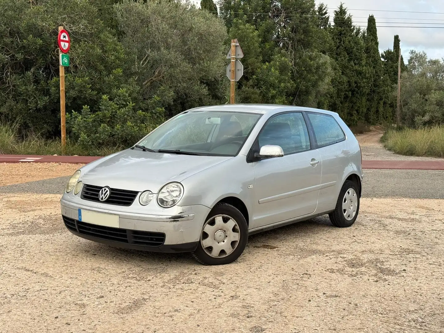 Volkswagen Polo Polo 1.2 Conceptline 65 Conceptline Plateado - 1