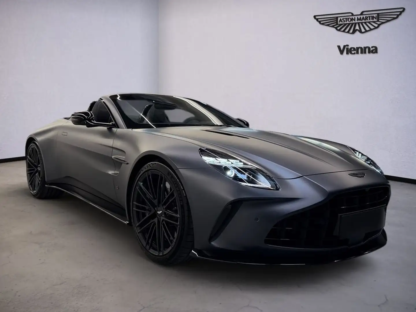 Aston Martin Vantage NEW S Roadster | Satin Xenon Grey | CCB Grau - 2