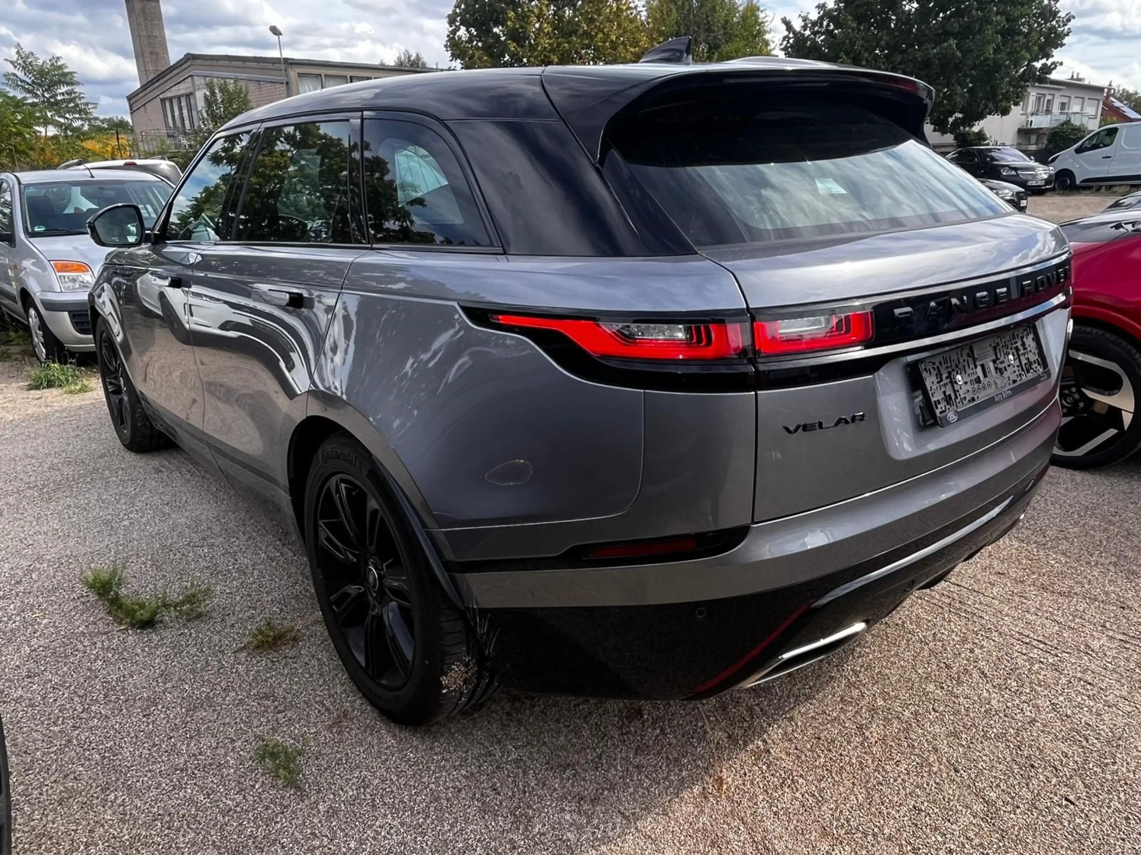 Land Rover Range Rover Velar D300 R-Dynamic S Black — photo 2