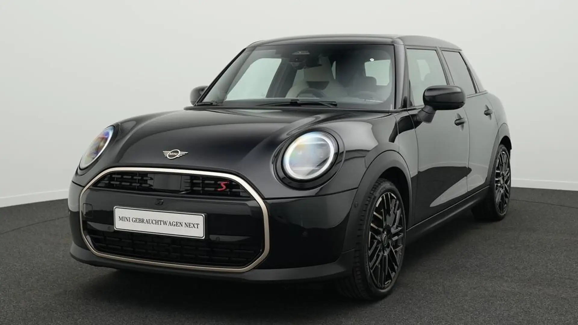 MINI Cooper S Favoured Trim Schwarz - 1