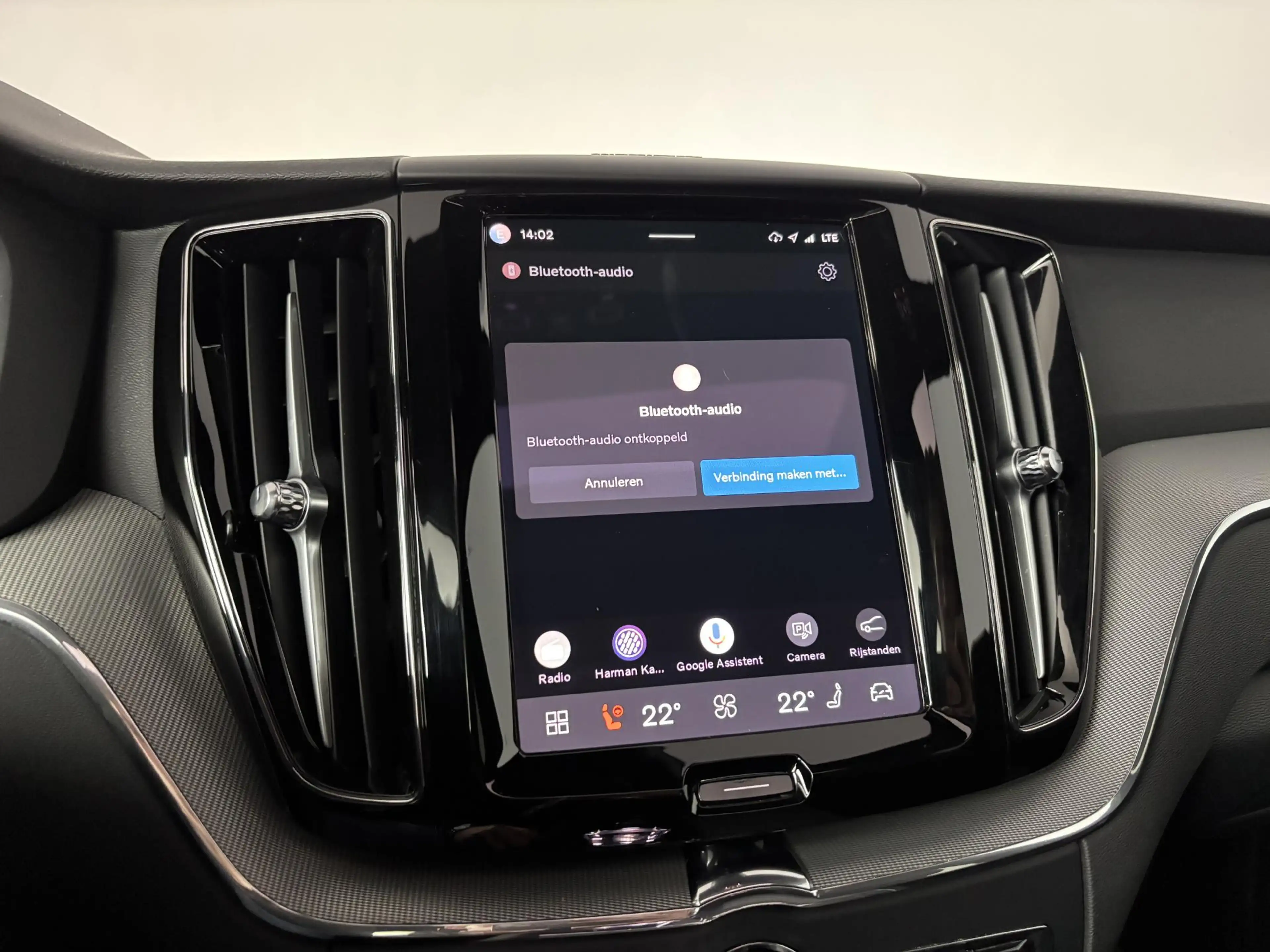 Volvo XC60 2.0 T6 Plug-in hybrid AWD Plus Black Edition | ele — photo 29