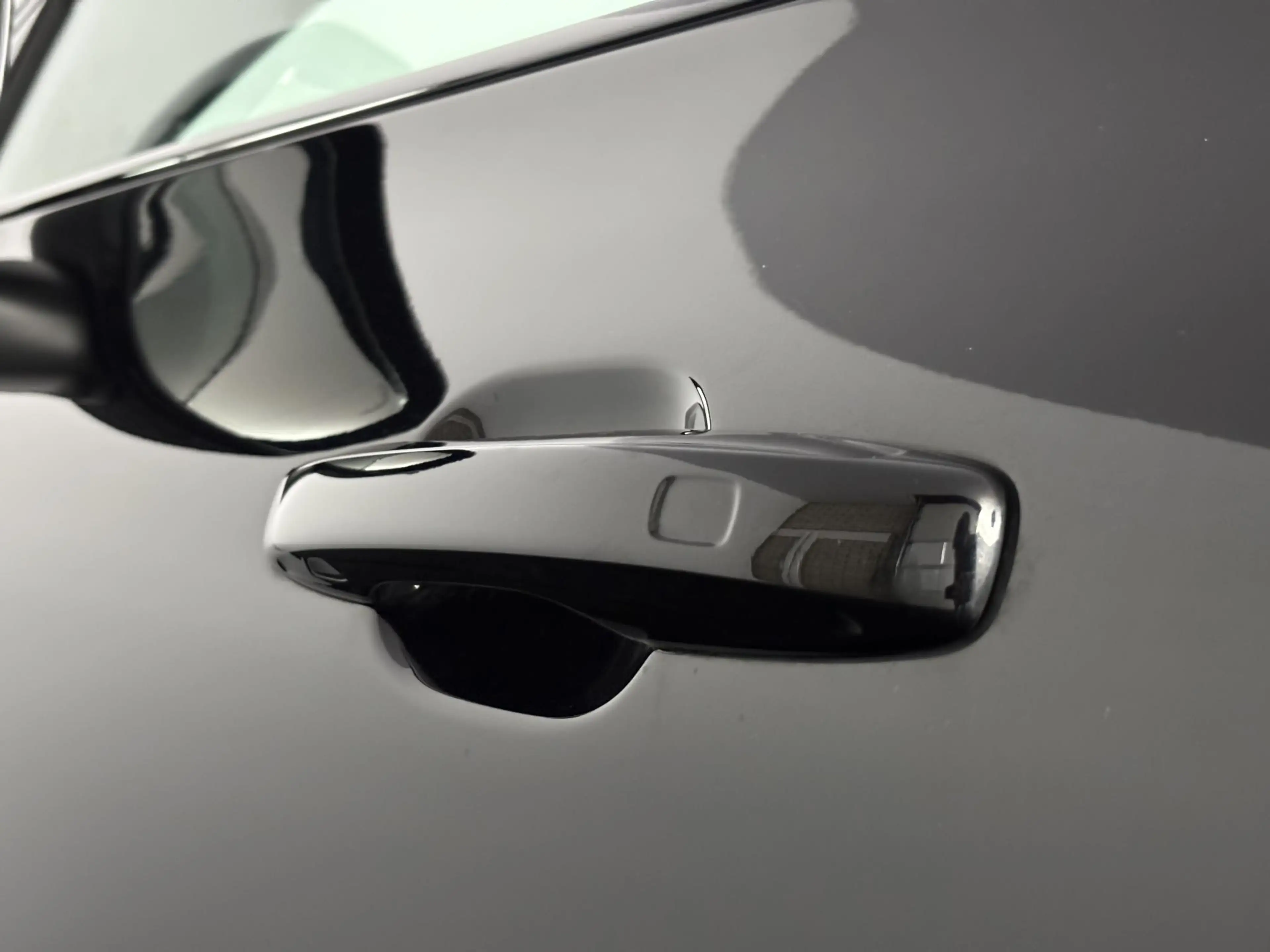 Volvo XC60 2.0 T6 Plug-in hybrid AWD Plus Black Edition | ele — photo 41