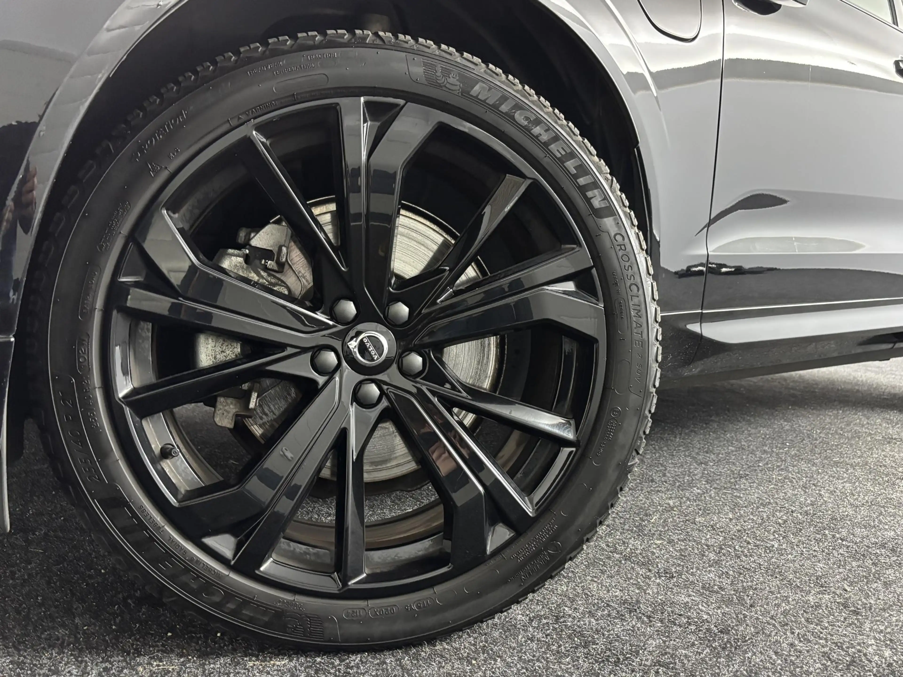 Volvo XC60 2.0 T6 Plug-in hybrid AWD Plus Black Edition | ele — photo 43
