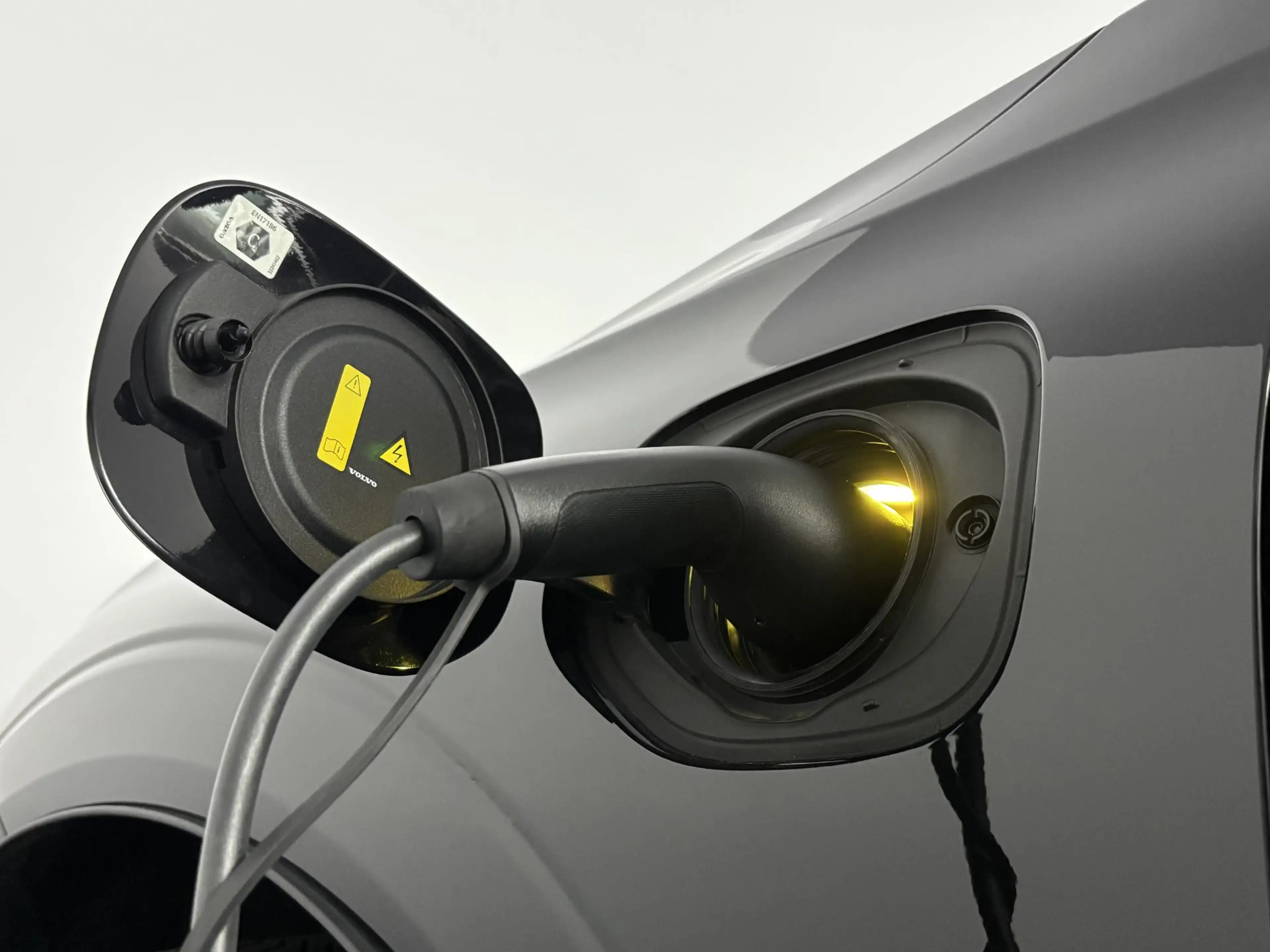 Volvo XC60 2.0 T6 Plug-in hybrid AWD Plus Black Edition | ele — photo 40