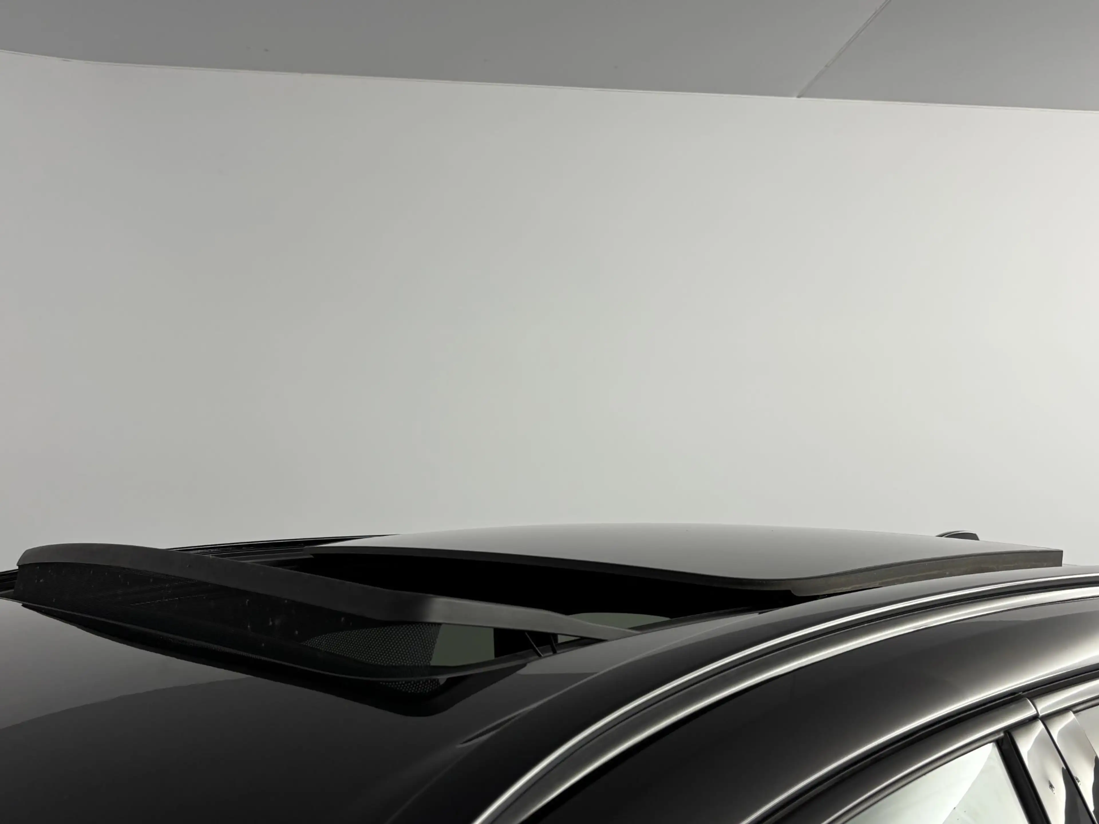 Volvo XC60 2.0 T6 Plug-in hybrid AWD Plus Black Edition | ele — photo 38