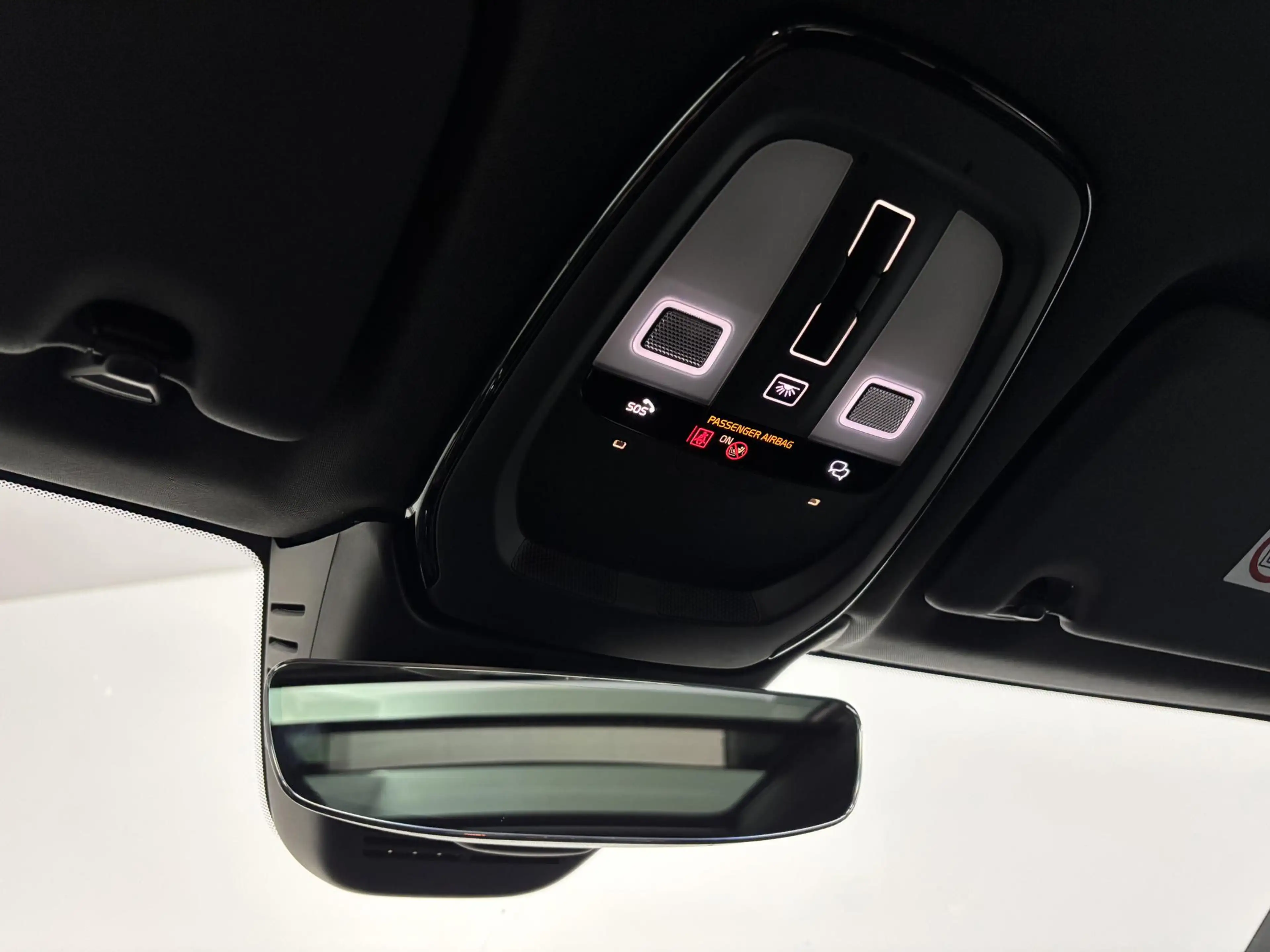 Volvo XC60 2.0 T6 Plug-in hybrid AWD Plus Black Edition | ele — photo 36