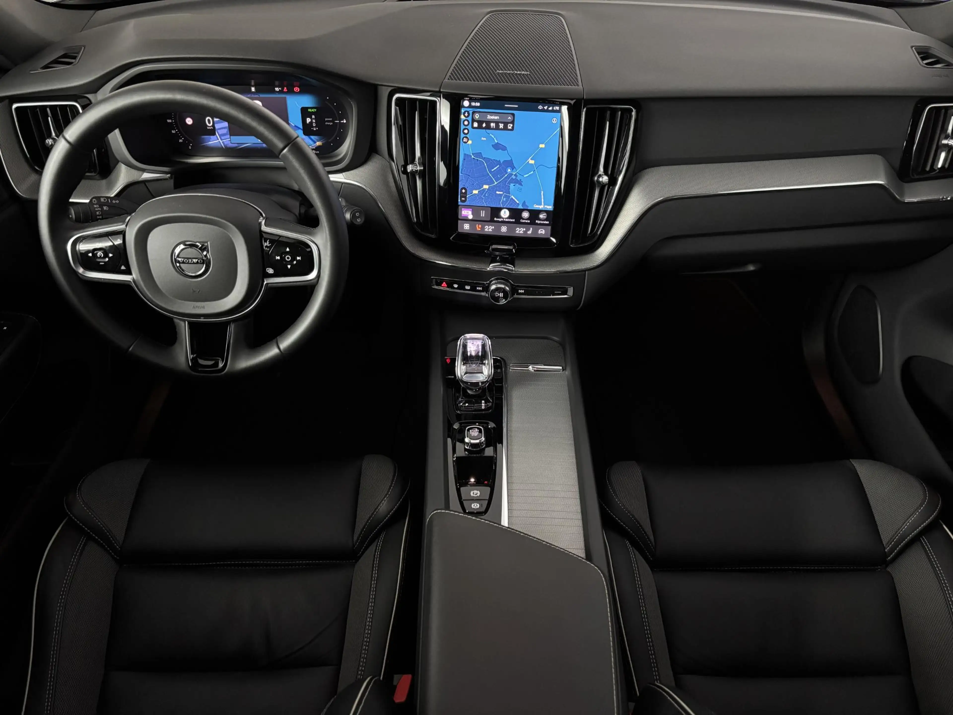 Volvo XC60 2.0 T6 Plug-in hybrid AWD Plus Black Edition | ele — photo 15