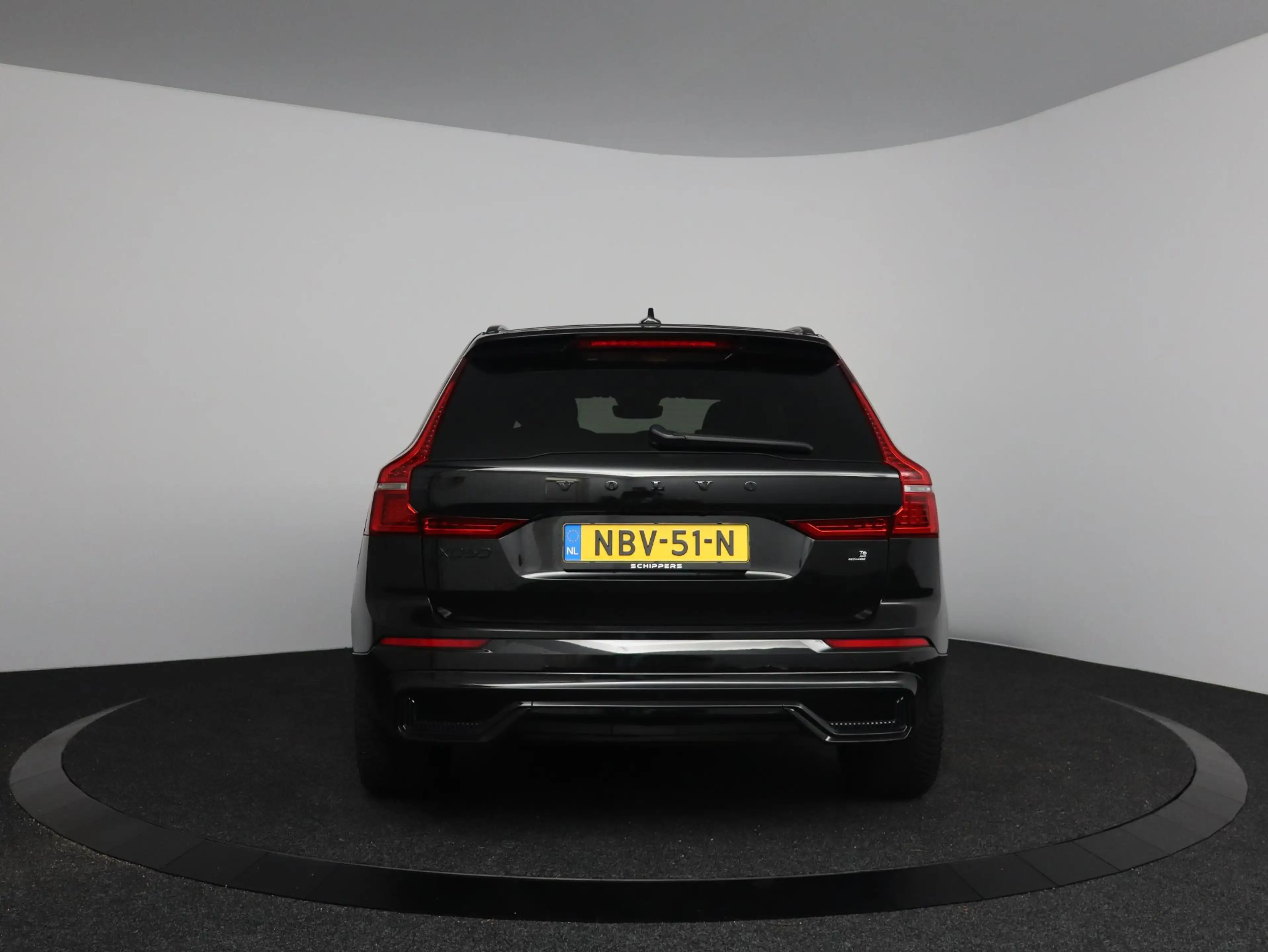 Volvo XC60 2.0 T6 Plug-in hybrid AWD Plus Black Edition | ele — photo 9