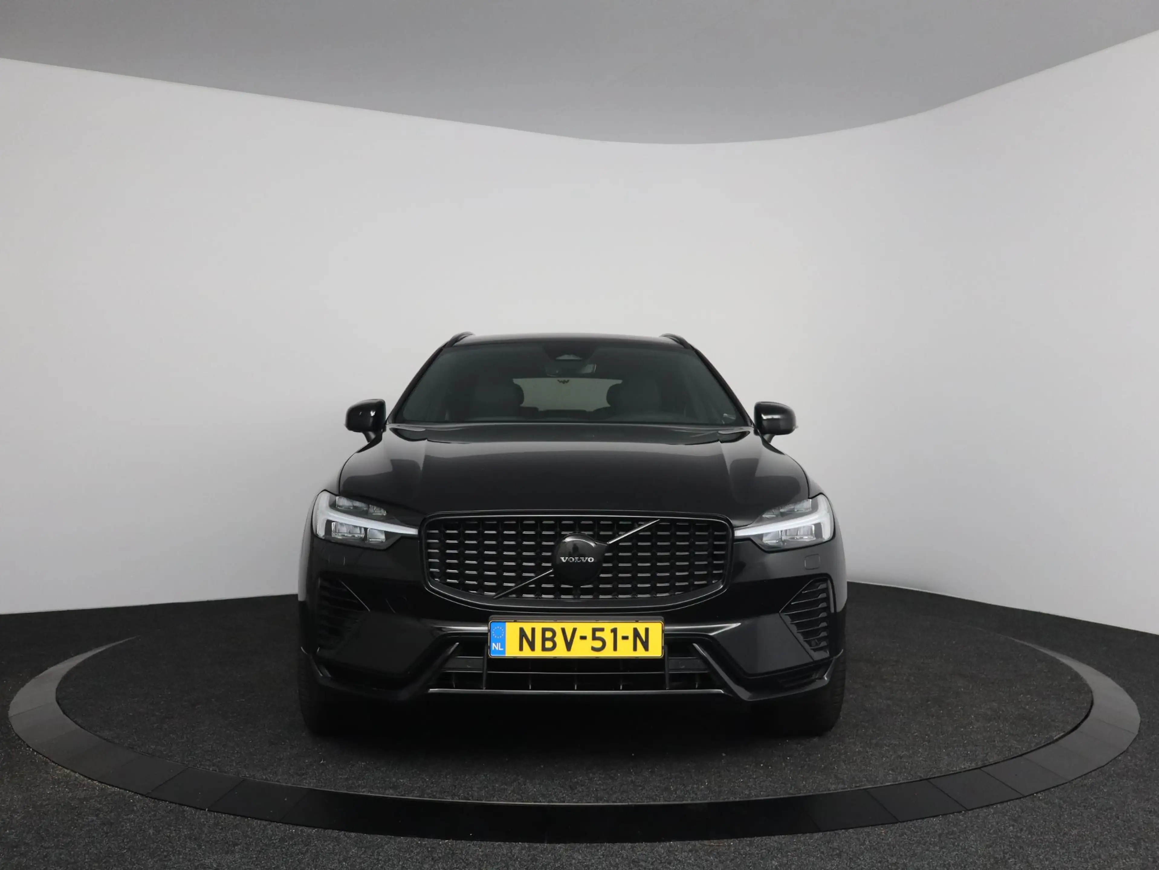 Volvo XC60 2.0 T6 Plug-in hybrid AWD Plus Black Edition | ele — photo 5
