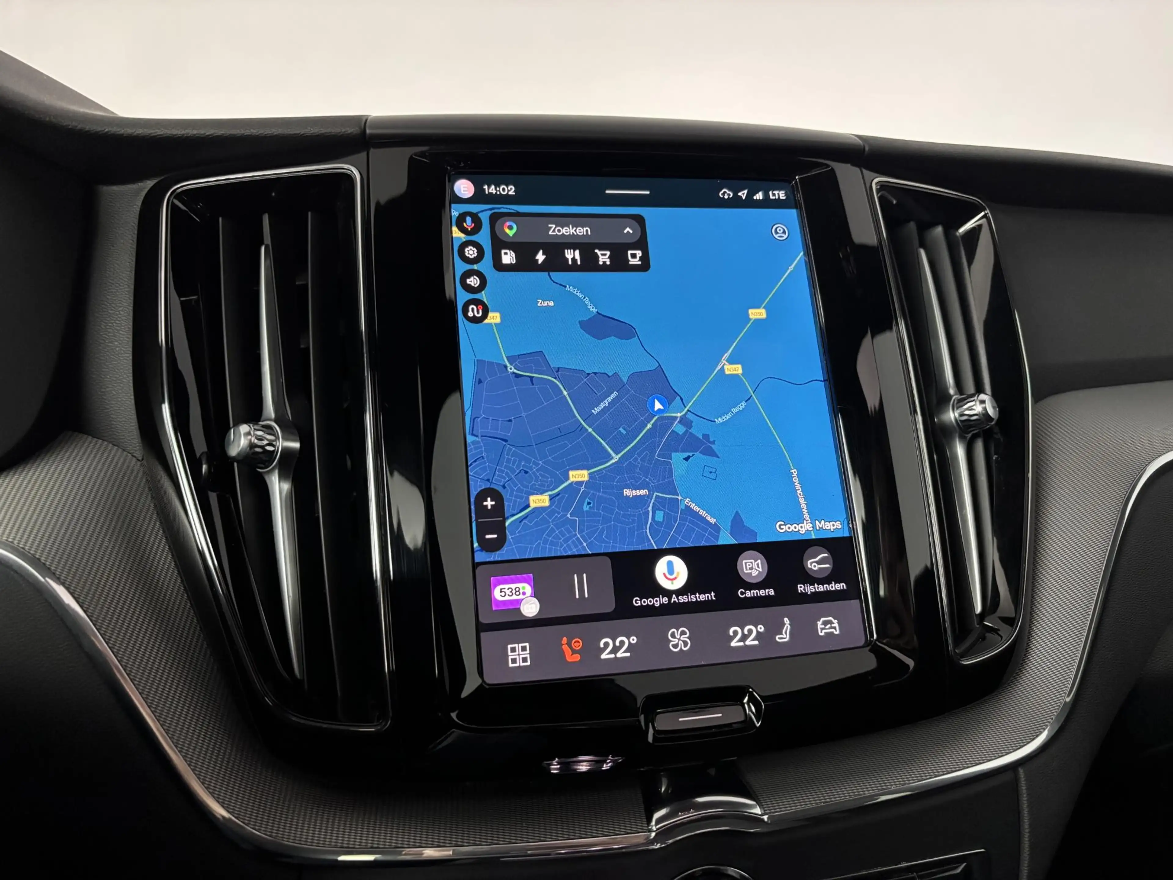 Volvo XC60 2.0 T6 Plug-in hybrid AWD Plus Black Edition | ele — photo 27