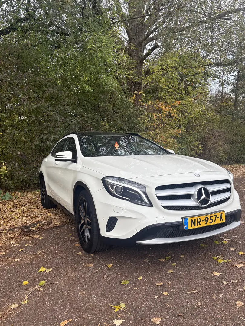 Mercedes-Benz GLA 180 Lease Edition Plus Wit - 1