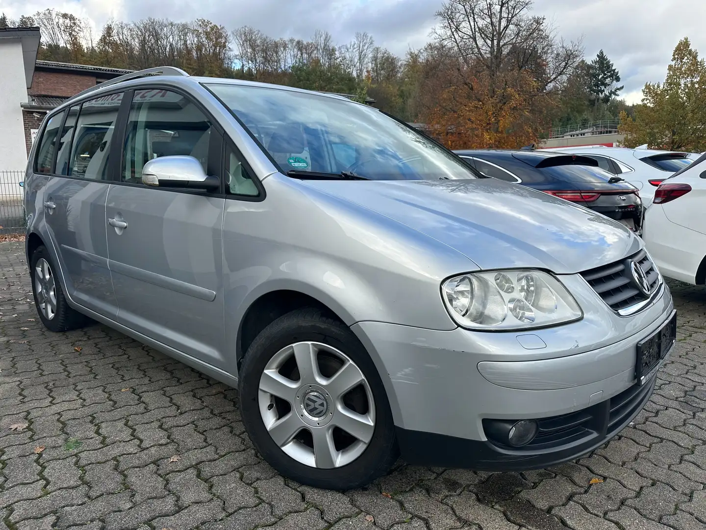 Volkswagen Touran 2.0 Goal EcoFuel+NAVI+KLIMATRONIK+PDC+SHZ+TEMPOMAT Grau - 2