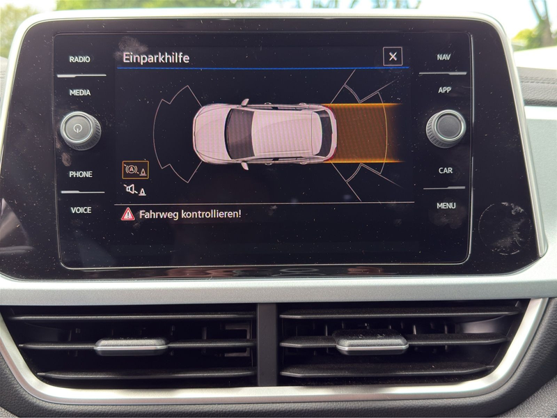 Volkswagen T-Roc 1.0 TSI Goal NAVI+LED+ACC+DIG. COCKPIT — photo 17