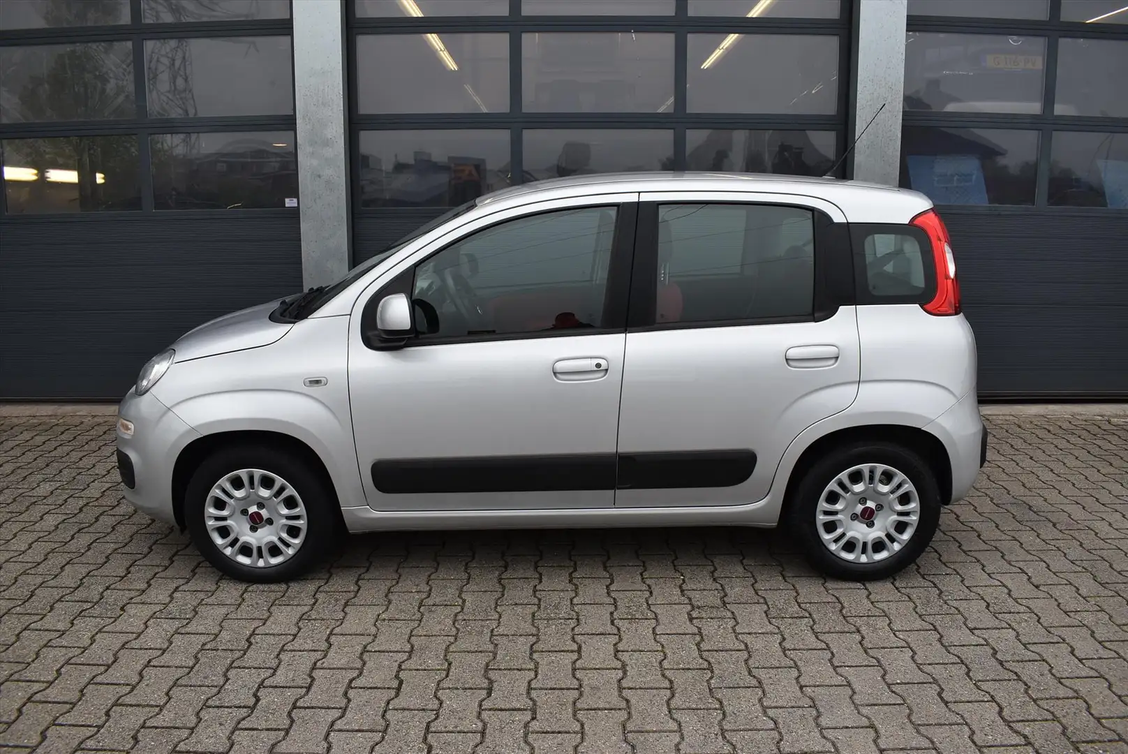 Fiat Panda 0.9 Turbo TwinAir 80pk Dualogic Edizione Cool Grijs - 2