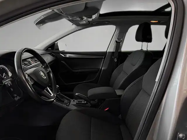 Skoda Octavia view 7