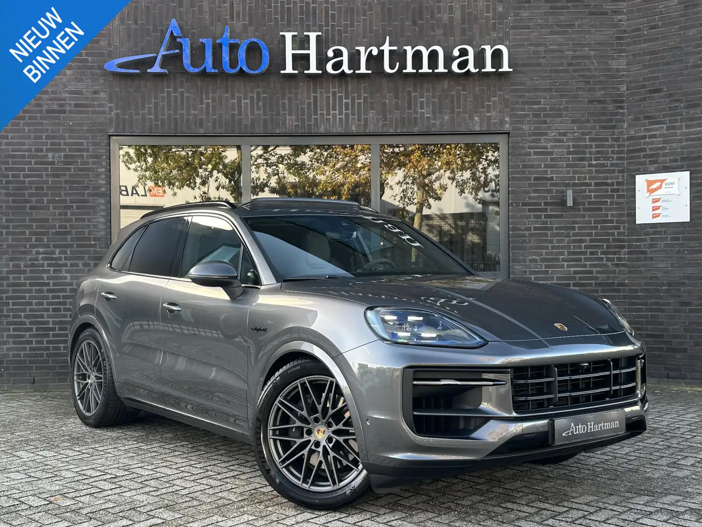 Porsche Cayenne 3.0 E-Hybrid SportDesign SPORTUITLAAT|PANO|SPORT-C Grijs - 1