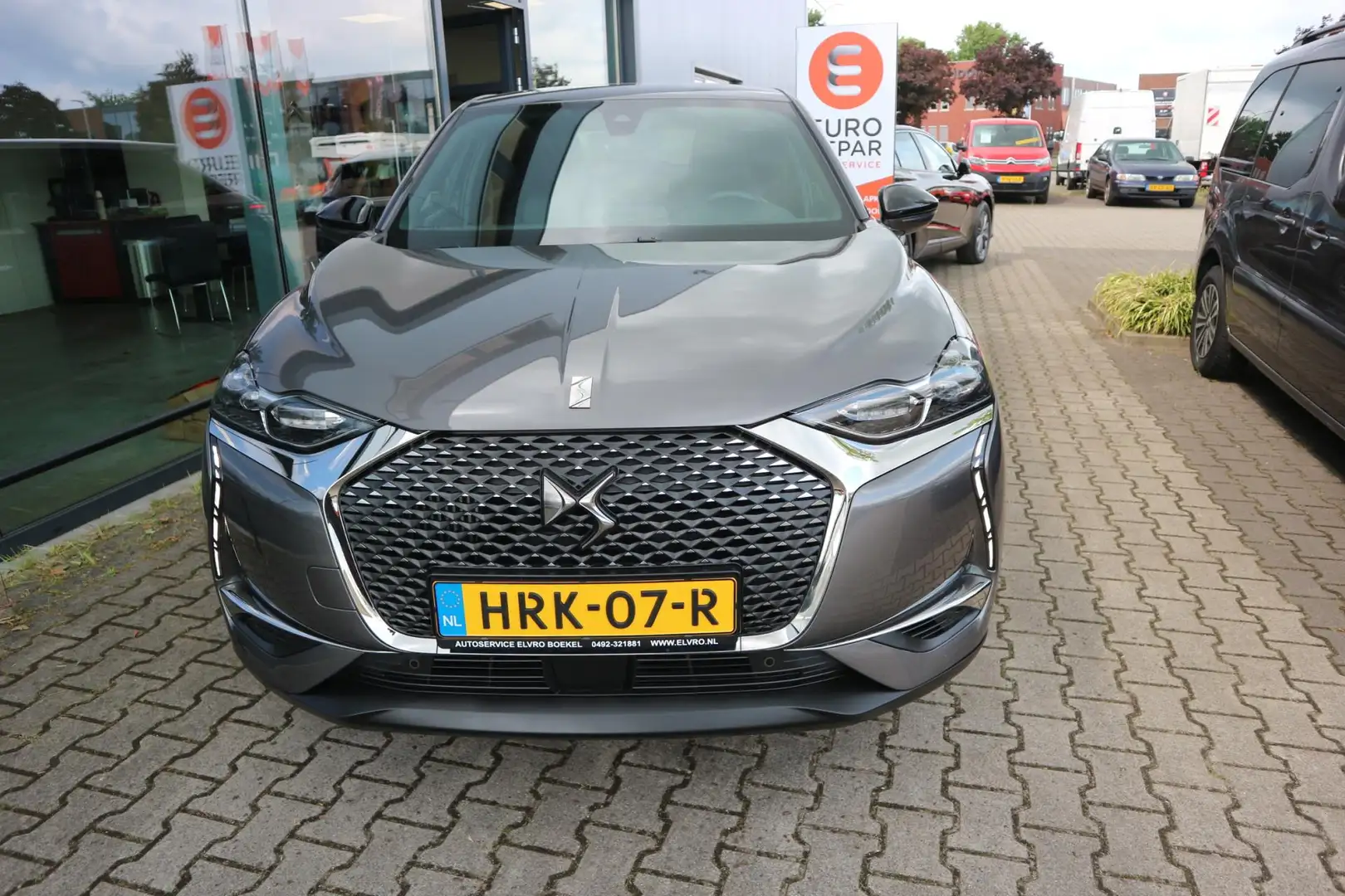 DS Automobiles DS 3 Crossback 1.2 PureTech Rivoli AUTOMAAT NAVI CAMERA MASSAGE L Grijs - 2